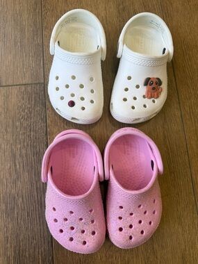 CROCS Kids White and Pink Clog Sandals with Puppy Charm